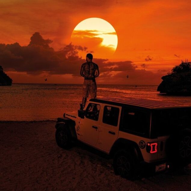 UN TRIO (ft Peso Pluma y SOG)