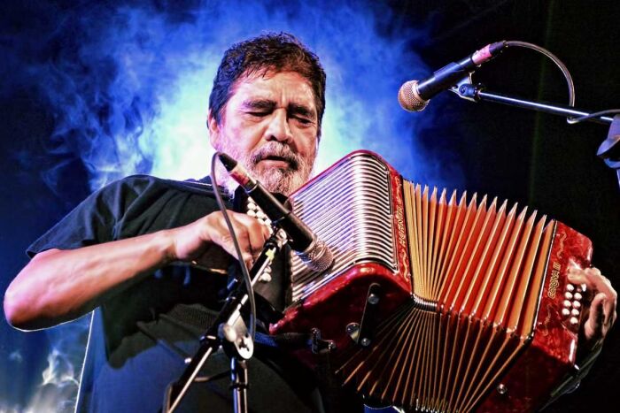 Letra De Aunque No Sea Conmigo Celso Pina letra de aunque no sea conmigo celso pina