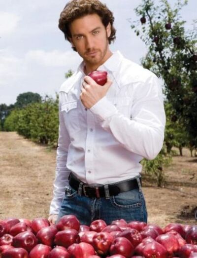 ¿Quién Es Quién? (ft Danna Paola & Benhur Sito)