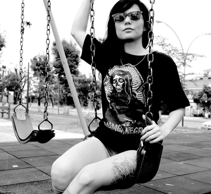 No Es Por Bonita (ft Santa Griega)