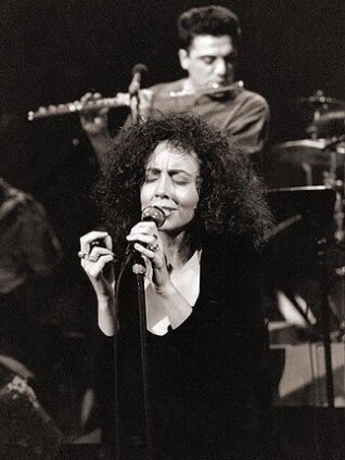 Esta Boca Es Mía (ft Joaquin Sabina)