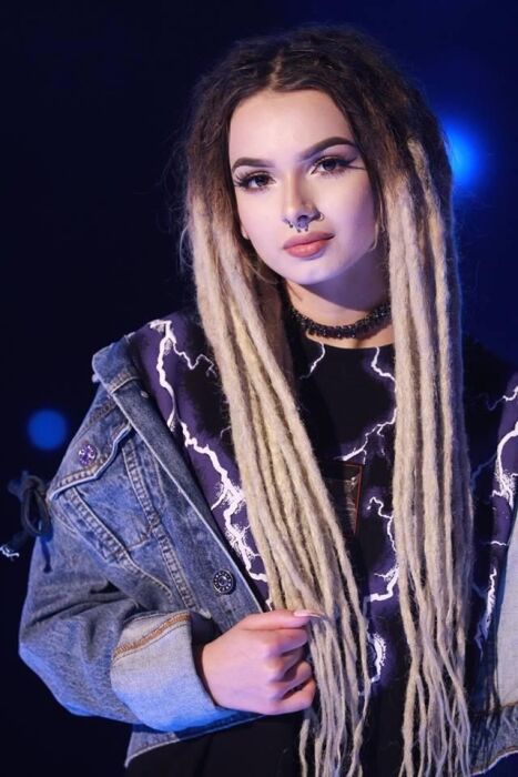 Zhavia
