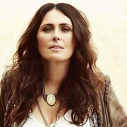 Sharon Den Adel