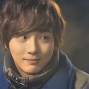 Yoon Si Yoon
