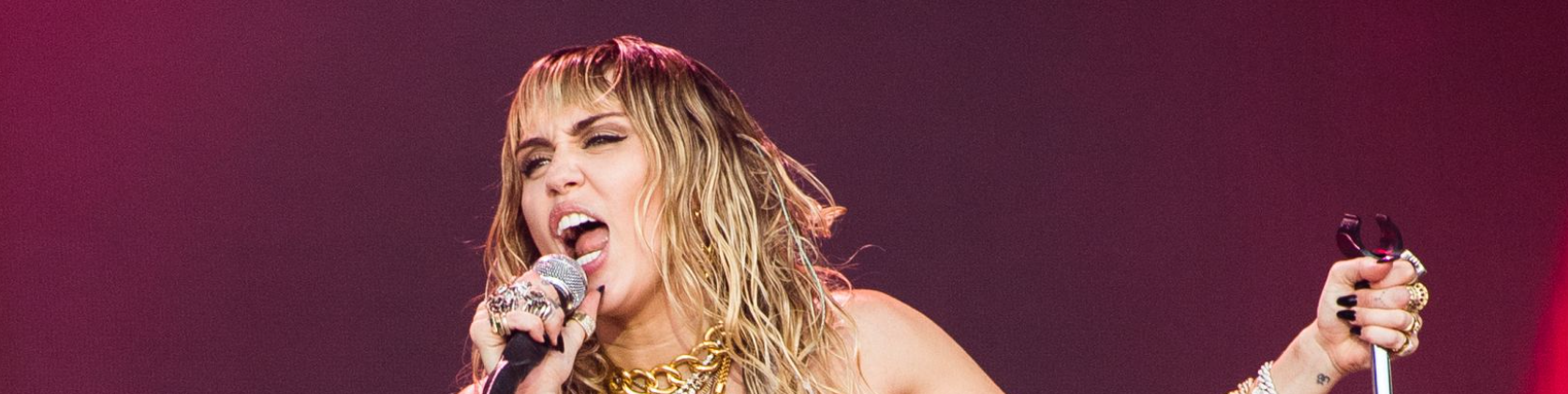 Miley Cyrus afirma haber sido perseguida por un OVNI